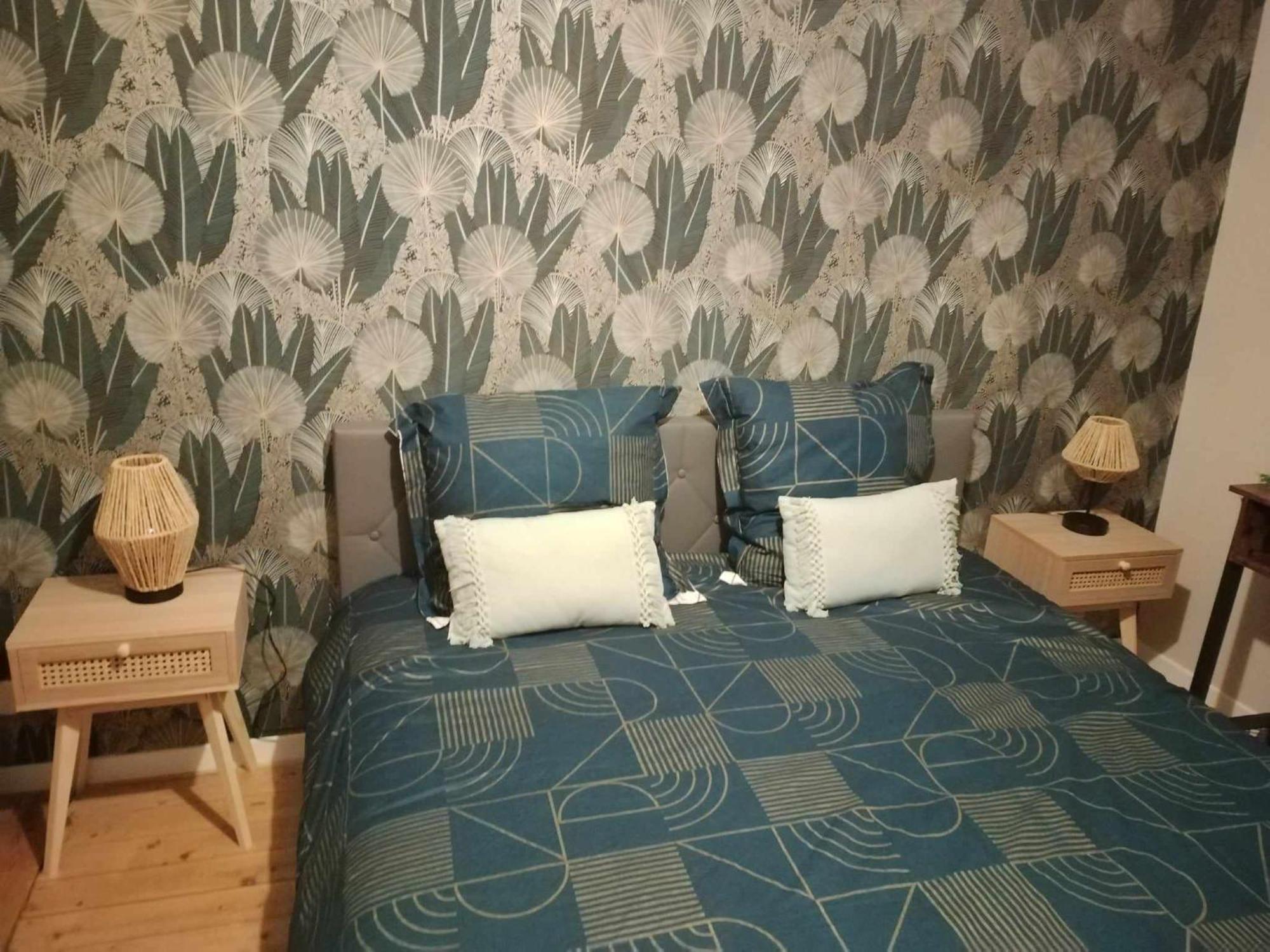 Chambre D'Hote Familiale De La Maison Bleue Lanvallay Экстерьер фото